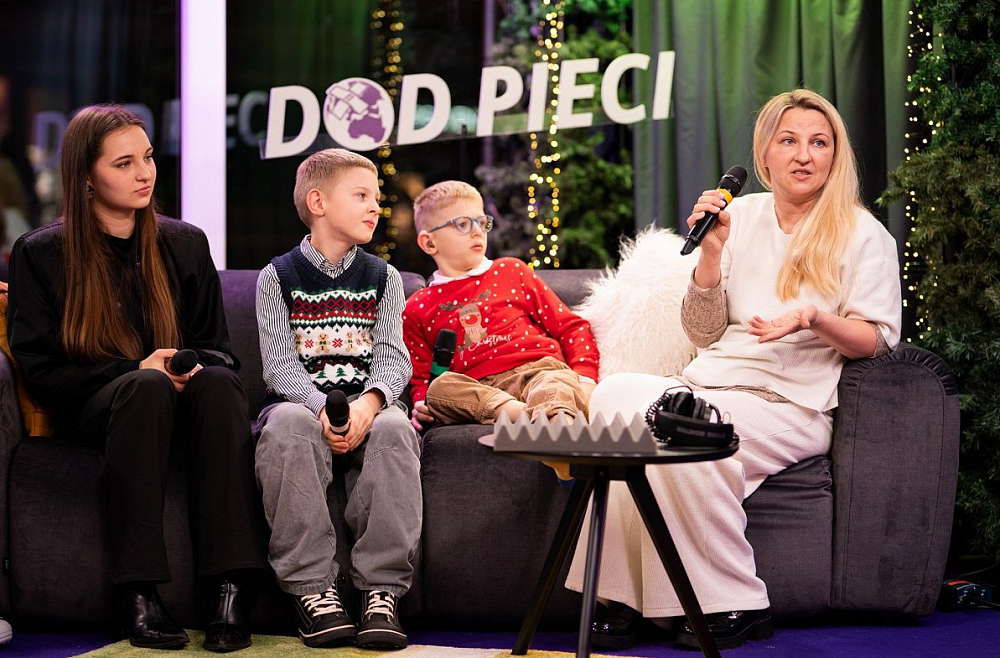 dvīņi Babri, Liene Babre, dod pieci