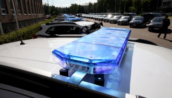 Policijas jaunās mašīnas aizvien neatbilst prasībām