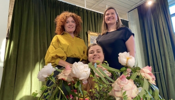 Agnese Kanniņa, Māra Botmane un Ieva Saliete programmā "Baroka rožu dārzs"