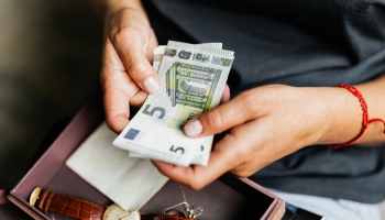 Uzvedības ekonomika: kāpēc tērējot naudu, kļūstam neloģiski un dīvaini