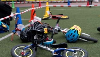 Bērnu sports: Cik vecākiem izmaksā bērna nodarbības sporta skolā