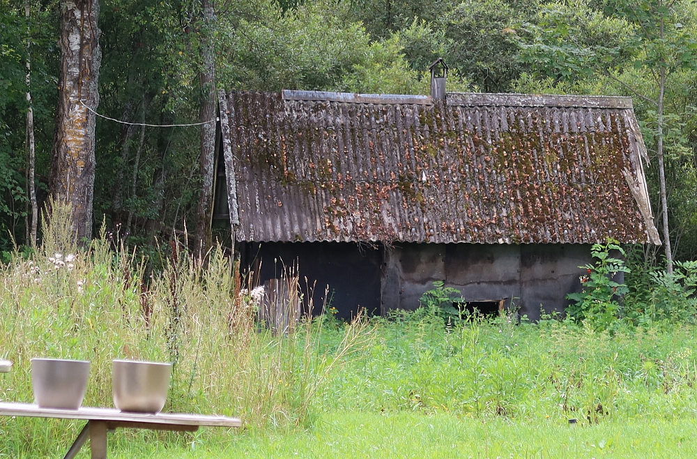 Monta Vecozola, dzīve laukos