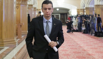 Rumānijas valdība iztur uzticības balsojumu parlamentā