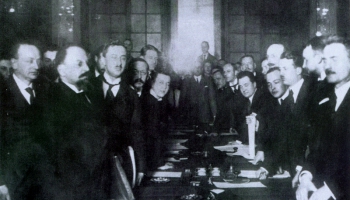 18. marts. Rīgā noslēdz miera līgumu, kas pārtrauc Poļu-padomju karu