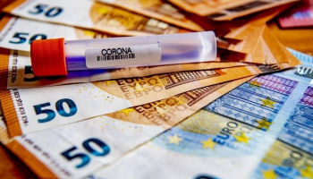 Valsts Kontrole: Pērn Covid-19 izmaksas sasniegušas miljardu eiro, būtisku pārkāpumu nav