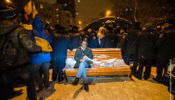 Украина: митингующие перешли к методам средневековья