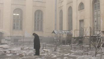 Berlīnes kinofestivāls: Kritiķi atzīmē Alekseja Germana jaunākā filmu “Dovlatovs”