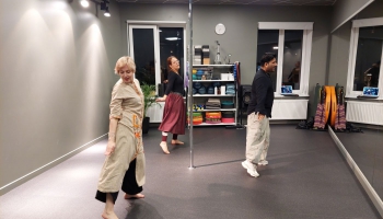 Fiziskās aktivitātes var būt arī netradicionālākas. Tās var būt Bolivudas dejas