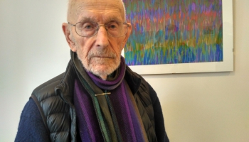 Mākslinieks Kazimirs Laurs 94 gadu vecumā rada mākslas darbus planšetdatorā