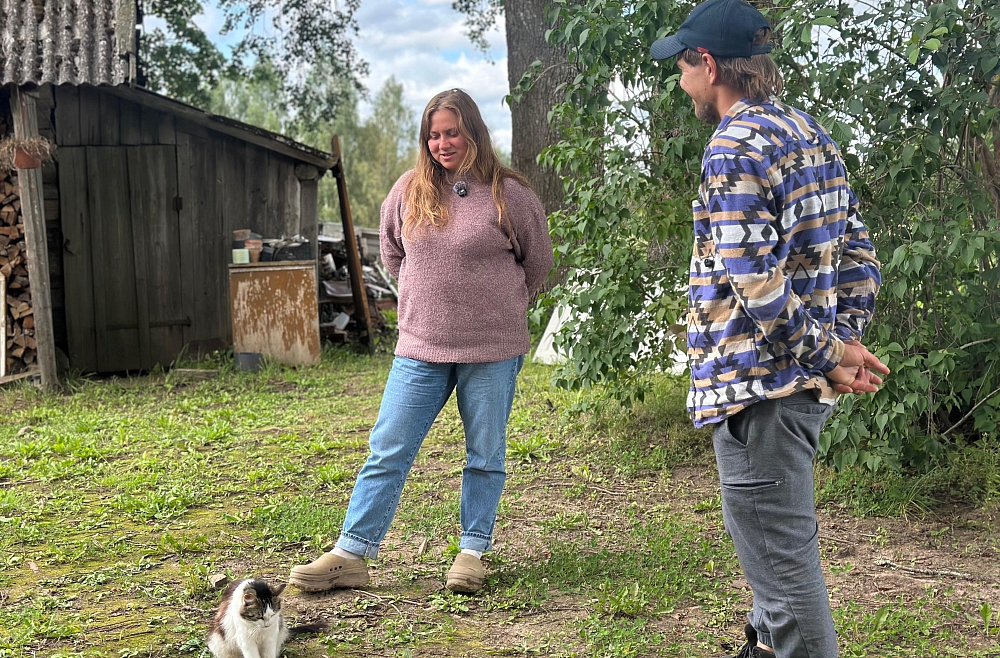 Monta Vecozola, dzīve laukos