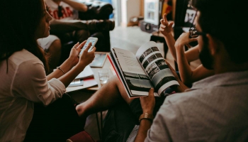 Tehnoloģiju laikmets: kā mainījusies cilvēku saskarsme ātrajā laikmetā