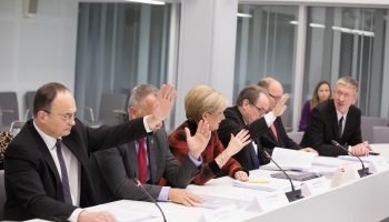 Vērtējam Oligarhu sarunu komisijas darbu un gala ziņojumu