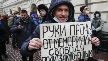 Krievijas Augstākā tiesa lēmusi par cilvēktiesību organizācijas "Memoriāls" likvidēšanu