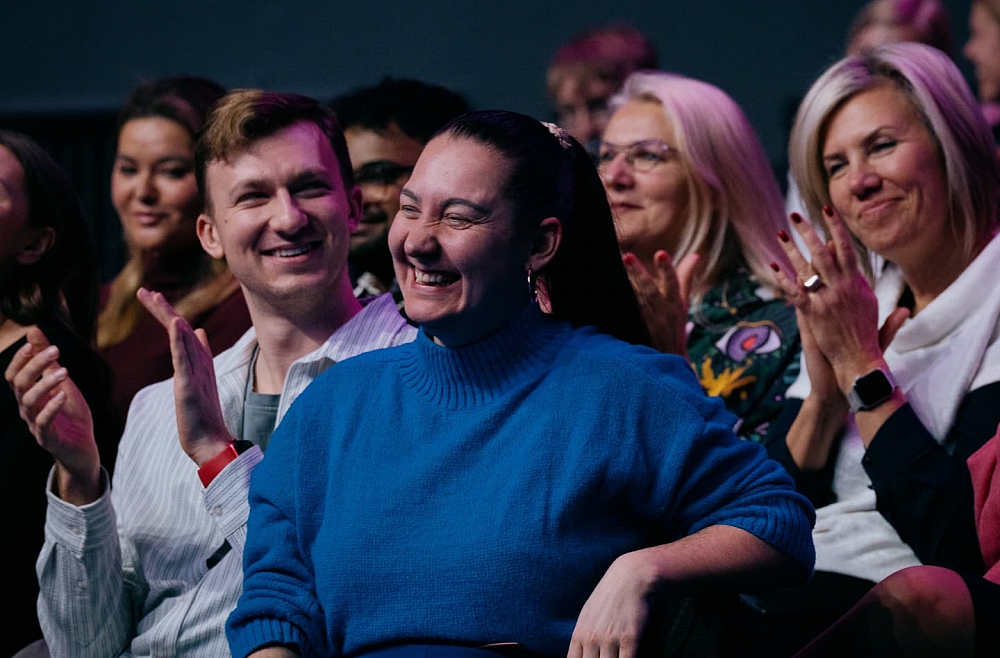 Una Stade Pārdziedi mani