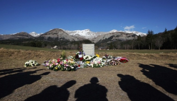 Alpos notur piemiņas brīdi «Germanwings» aviokatastrofas gadadienā