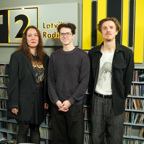 „Tādu mākslinieci nebiju dzirdējis”. Eksperti vērtē TOP25