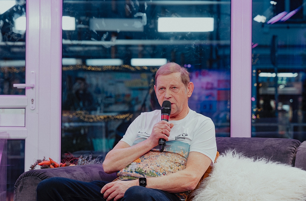 Dainis Sūna, dod pieci