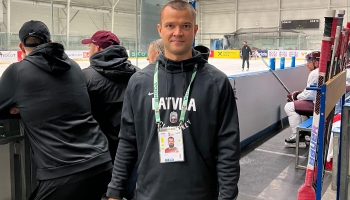 Hokeja čempionāta laikā sarunājamies ar Latvijas komandas fizioterapeitu Kristapu Zelču