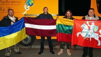 Латвийские волонтёры помогают Украине