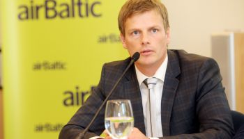 Ванагс: арест акций airBaltic не ударит по пассажирам