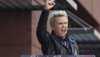 Britu rokmūziķis Billijs Aidols 70. dzimšanas dienu svinēs koncertā Mehiko