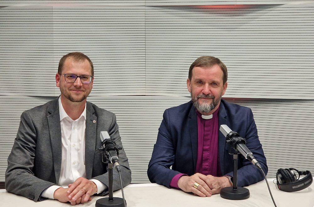 Saruna ar arhibīskapu Jāni Vanagu un jaunievēlēto arhibīskapu elektus Rinaldu Grantu