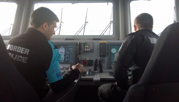 Reportāža no «Frontex» kuģa Egejas jūrā: Patruļas, kas gatavas glābt