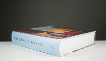 Monogrāfijā par Niklāvu Strunki apkopots plašais mākslinieka mantojums