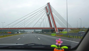 Pie durvīm klauvē Latvijas gada e-auto konkurss!