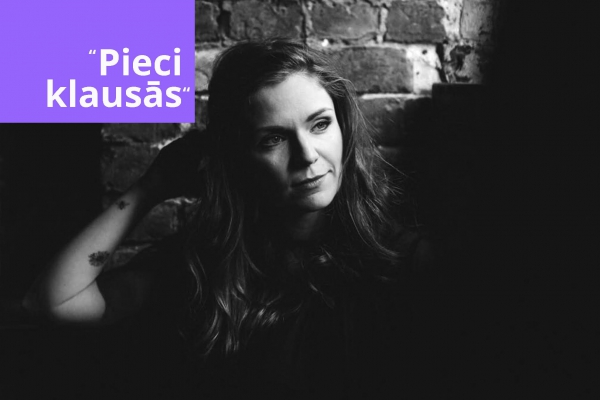 Pieci klausās