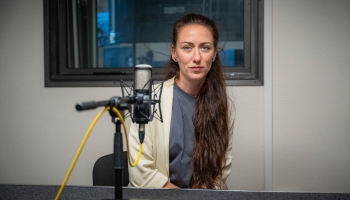 Annas Fišeres darbs "Noesis" piedāvā jaunu pieredzi par sintezatoriem