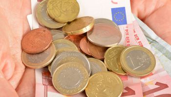 Eiropai bažas par Latvijas bankām