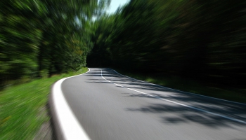 18. decembris. Gastons Šaslū-Lobā uzstāda pirmo ātruma rekordu ar automobili