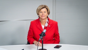 Krustpunktā izvaicājam ārlietu ministri Baibu Braži