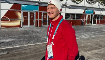 Olimpiskās sarunas ar hokeja fanu koordinatori Ludmilu Alampasu un pilotu Renāru Grantiņu