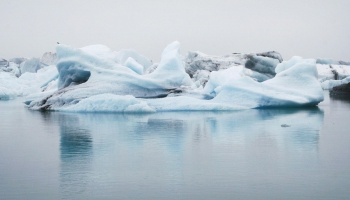 Aisbergi - peldošie milži ir kā simbols planētas kūstošajam "ledusskapim"