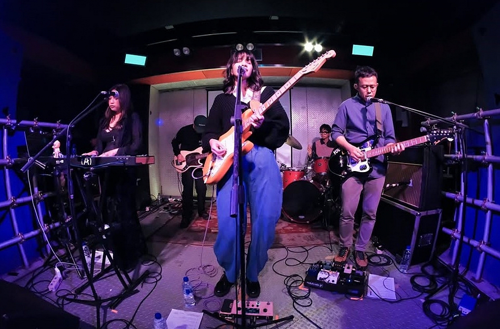 dienvidaustrumāzija dievišķās balsis