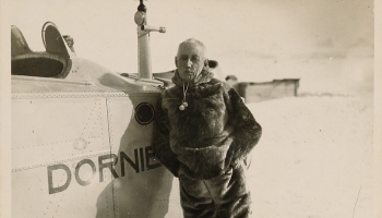 12. maijs. Roalds Amundsens un Umberto Nobile pārlido Ziemeļpolu