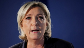 Francijas prezidenta amata kandidāte Lepēna atkāpusies no Nacionālās frontes līderes amata