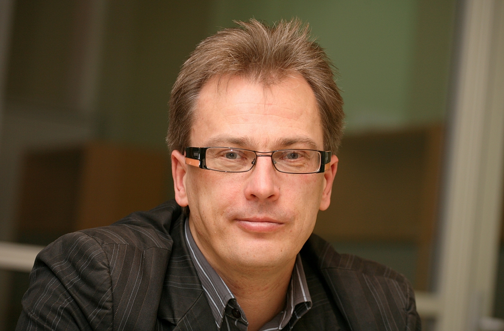 Экс-политик, блогер Данс Титавс