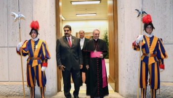 Venecuēlas prezidents pēc tikšanās ar pāvestu piekrīt runāt ar opozīciju