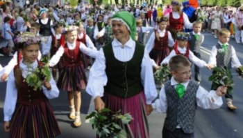 Tuvojas Latvijas skolu jaunatnes dziesmu un deju svētki