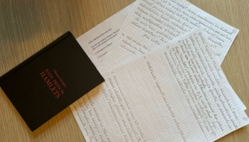 Dažādu laiku uzslāņojumi "Hamleta" tulkojumiem pamudinājuši Miervaldi Poli radīt savu