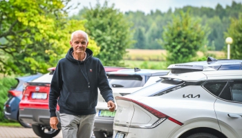 Monopola viesis autosportists un inženieris Andris Dambis 