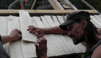 Оскар Межниекс из Амбельской волости: «Деревянная крыша возвращается в моду»