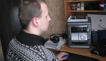 Neredzīgais un dzīvespriecīgais Edijs Fuksis sapņo par Latvijā vēl nebijušu radio staciju