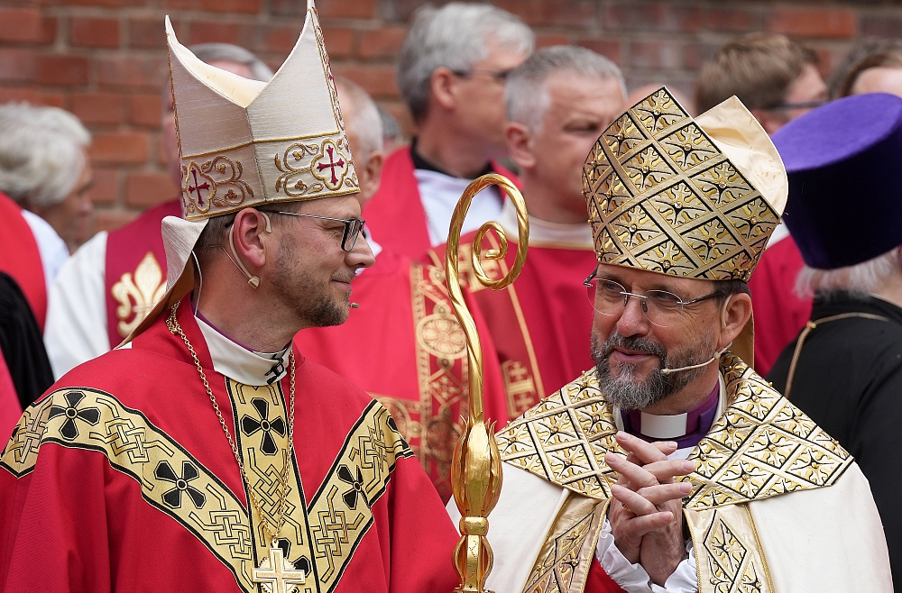 Jānis Vanags un Rinalds Grants. Saruna noslēdzot un uzsākot kalpošanu arhbīskapa amatā