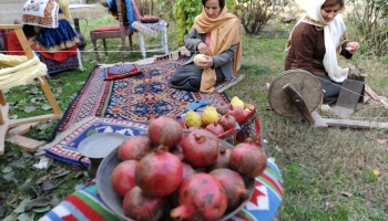 Izstādē caur granātāboliem un paklājiem varēs iepazīt tuvāk Azerbaidžānas kultūru