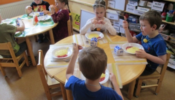 Nīcā bērnudārzs projekta «Ēdam atbildīgi!» putru nedēļā iesaista arī vecākus