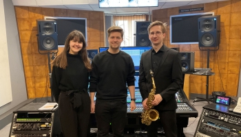 Saksofonists Aigars Raumanis un pianiste Ērika Jākobsone ar Takaši Jošimatsu "Fuzzy Bird"